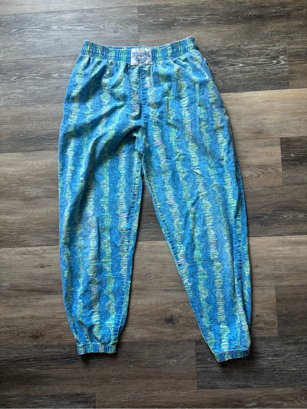 International BAGGYZ Pants 80’s Vintage Muscle Hammer Pants Neon Joggers Retro